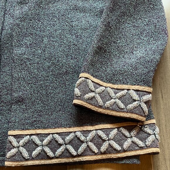 Purplish blue sleeveless top & cardigan with beaded embroidery/faux fur collar - Picture 11 of 14